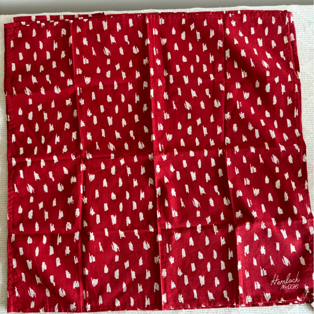 Hemlock napkins red and white set of 4